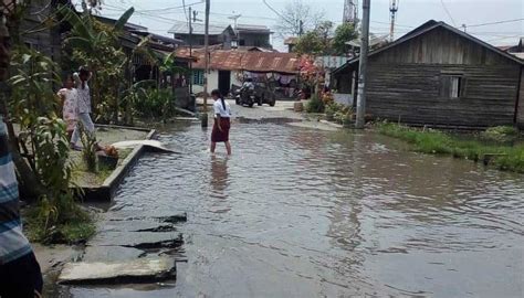 Jalan Rusak Parah Dan Banjir, Pemko Tanjungbalai Dituding Tutup Mata