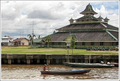 Pontianak Travel Guide: the Portal to West Kalimantan - Discover Your ...