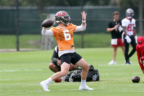 Baker Mayfield's Shoulder Could Be A Key To 2023 Bucs | Pewter Report