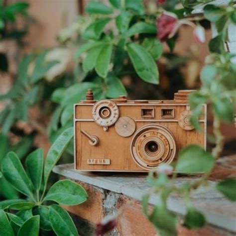 Wooden Camera Models: Vietnamese Artist Whose Wooden Products Are ...