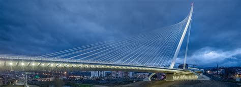 santiago calatrava's cosenza bridge connects two sides of a calabrian city