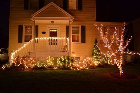 In the Little Yellow House: Outdoor Christmas Lights