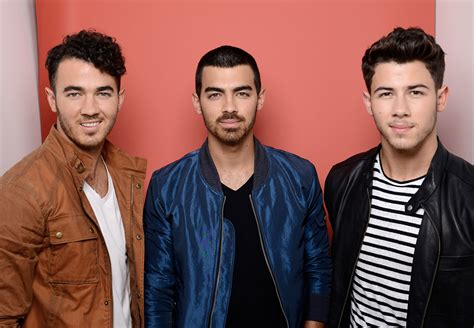 Jonas Brothers – Sucker – Industry Top 100