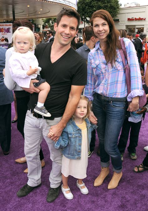 Actor Christian Oliver and his 2 young daughters killed in plane