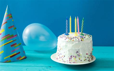 Birthday Cake Blue Background - Wiki Cakes