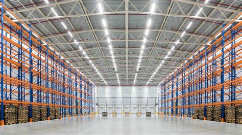 Warehouse Capacity: How to Calculate & Maximize Storage Space