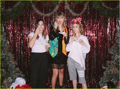 Look Inside Taylor Swift's Holiday-Themed Birthday Party with These ...