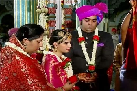 Royal Wedding at Mysore Palace, 'King' Yaduveer Ties Knot with ...