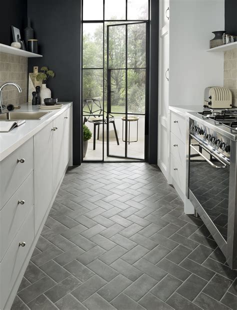 15 small kitchen tile ideas | Kitchen flooring, Kitchen floor tile ...