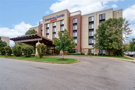 What Are the Best Hotels Near Louisville Airport?