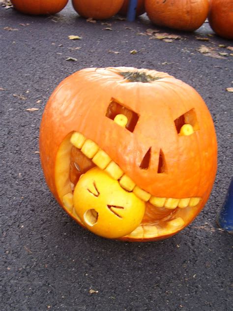 100 Halloween Pumpkin Carving Ideas | DigsDigs