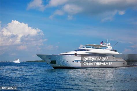 198 Miami Speedboat Stock Photos, High-Res Pictures, and Images - Getty ...