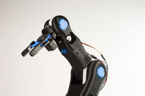 BCN3D MOVEO: A fully Open Source 3D printed robot arm