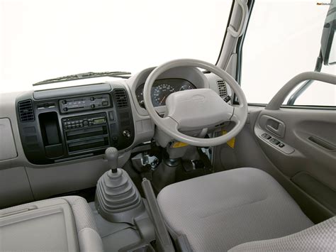 Hino 300 Interior