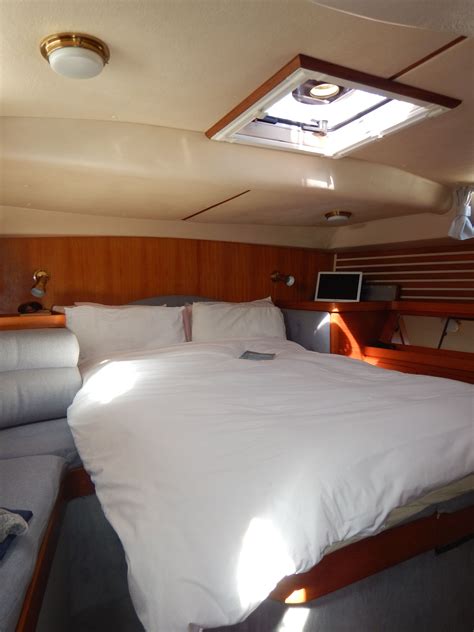 Sailboat interior, Boat interior, Small living