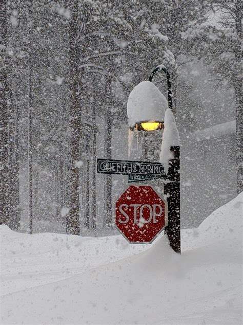 Daily snowfall all-time record broken in Flagstaff, Arizona [OS ...