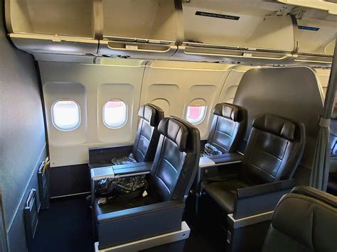 American Airlines A319 First Class Review