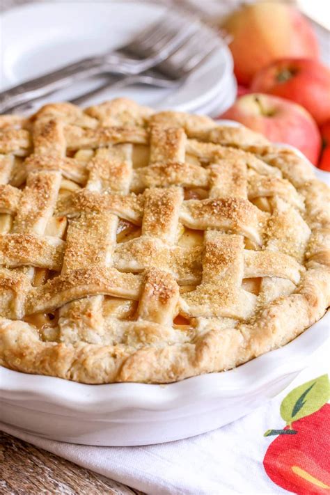 BEST Homemade Apple Pie - Step by Step (+VIDEO) | Lil' Luna