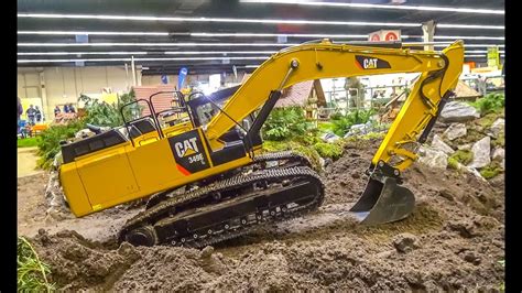 155 kg! RC Excavator in HUGE 1/8 scale! R/C Caterpilla... | Doovi