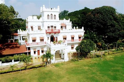 PALACE GROUNDS Bangalore: 15 Wedding Venues| Price [2023]