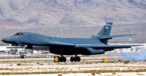 File:28th Bomb Squadron - Rockwell B-1B Lancer Lot V 86-0123.jpg ...