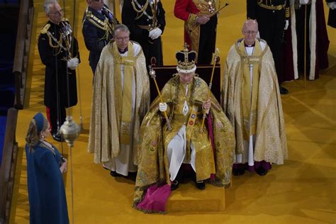 King Charles, Queen Camilla Wave From Balcony After Coronation | lupon ...