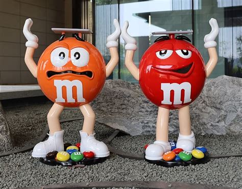 Retail Store Cartoon M&M Decoration Ornament Candy Store Display Red ...