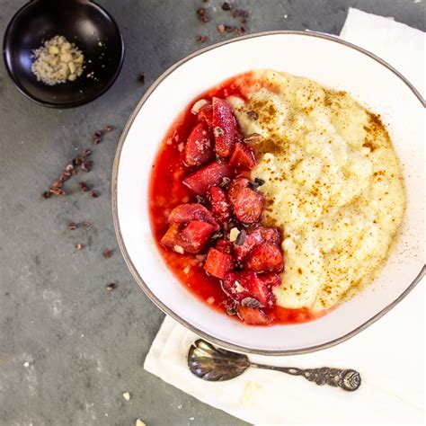 Vegan Semolina Pudding with Rhubarb-Strawberry - Ve Eat Cook Bake