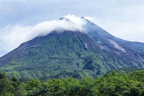 Indonesia’s Mt Merapi Erupts. - Climate, World Weather, and Earth ...