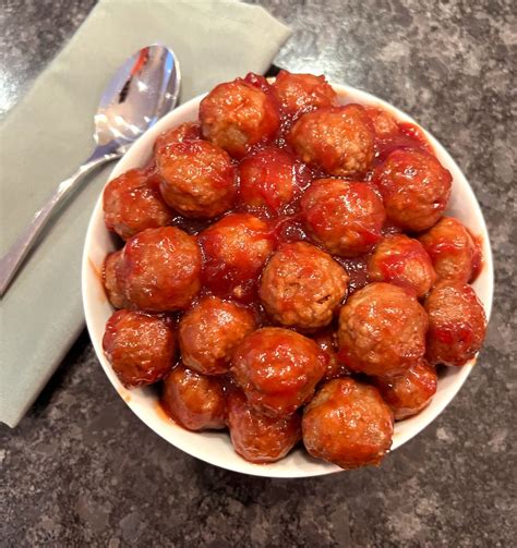 Easy Cranberry Angus Beef Meatballs (5-Ingredient Recipe) - 20 Minute Meal