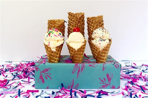 Find printed Ice Cream Cone Holder boxes to keep ice cream safe and ...