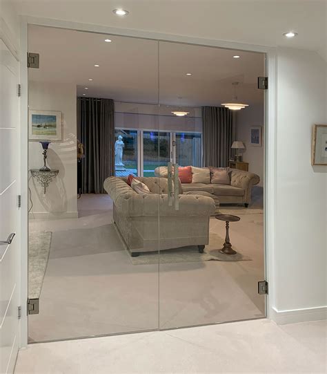 Frameless glass door | Elegant Doors