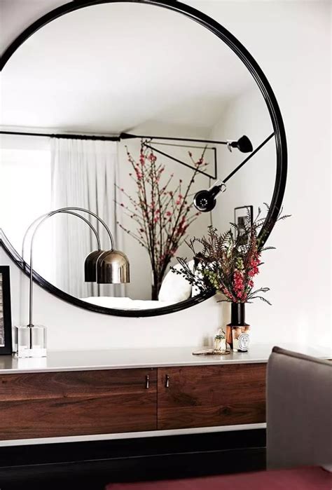 25 Large Round Mirrors For An Edgy Touch - DigsDigs