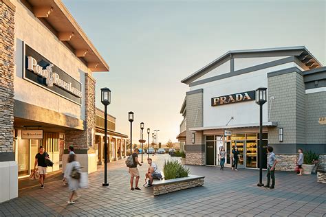 Livermore Premium Outlets (Paragon Outlets) - Outlet mall in California ...