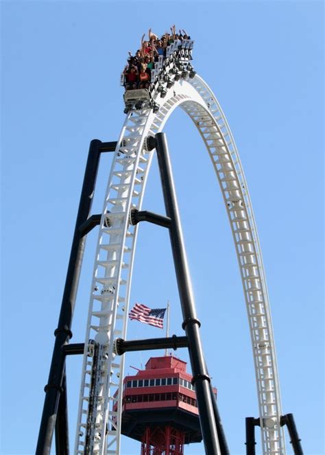 Six Flags Magic Mountain Announces Year Round Operation – Coaster Nation