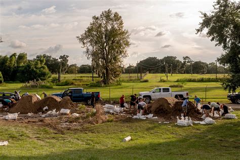 Hurricane Ida Lashes Louisiana as a Category 3 Storm - The New York Times