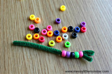 The Very Hungry Caterpillar Craft with FREE printable leaves - Messy ...