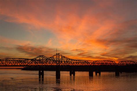 Mississippi River Bridge – Becky Harris Photography