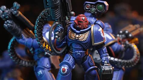 New Warhammer 40k Space Marine dreadnought just wants to hug