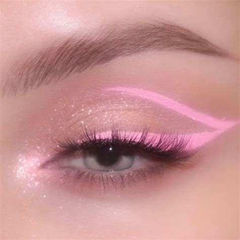 @babyangelsonly on Instagram: “🌸💓👛💅🏼” | Aesthetic makeup, Glitter ...