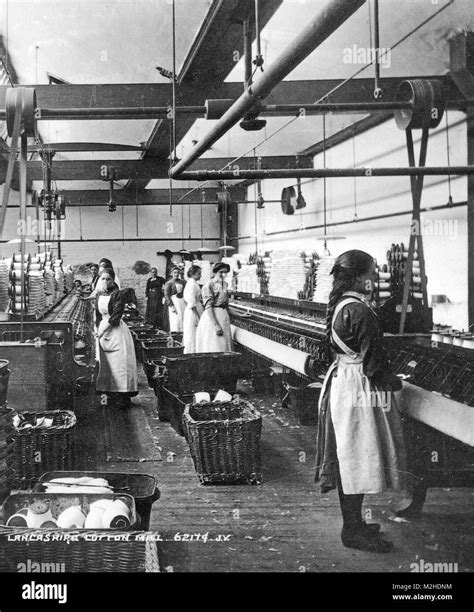 Cotton mill workers 1900s hi-res stock photography and images - Alamy