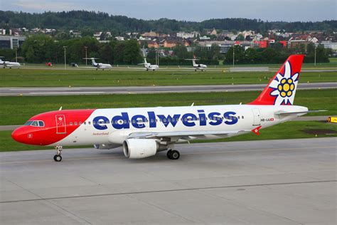 Edelweiss Air, HB-IJU, Airbus A320-214, "Corvatsch", 16.Mai 2016, ZRH ...