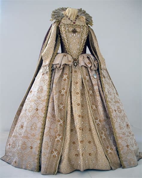 Elizabeth I costume | Elizabethan fashion, Renaissance fashion ...