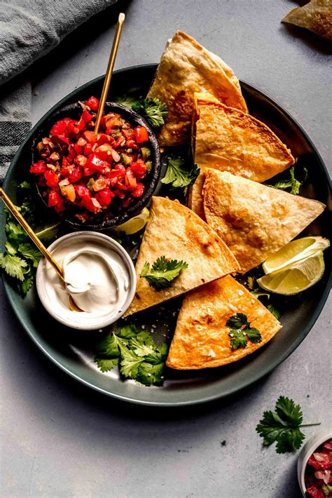 40+ BEST Sides for Quesadillas: Easy + Delicious