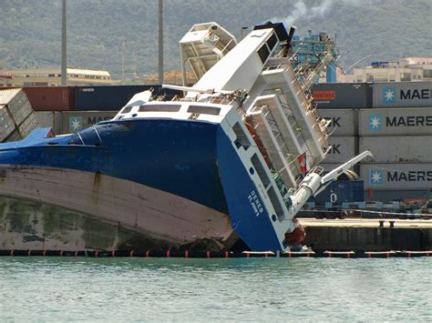 Felixstowe Dockers: 5 Ship Collision Accidents Caught On Cam