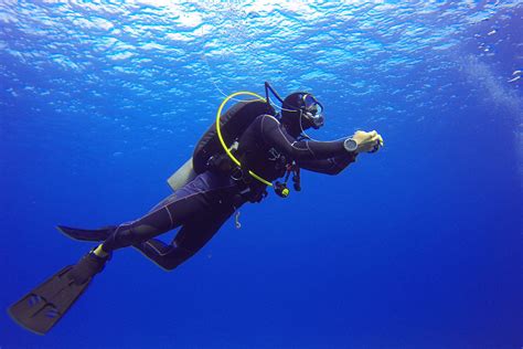 Scuba Diving Risks - Pressure, Depth and Consequences