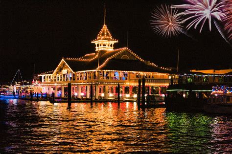 Newport Beach Christmas Boat Parade Sails Into its 110th - Visit ...