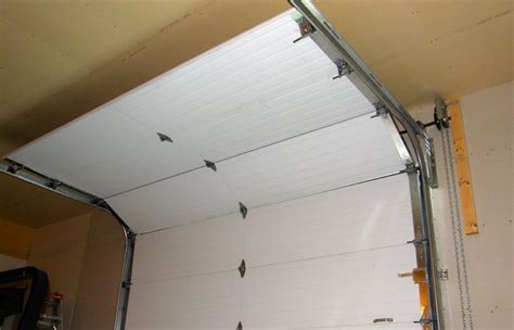 Installing an overhead garage door - Grainews