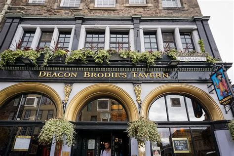 The Best Traditional Edinburgh Pubs - Scottish Scran