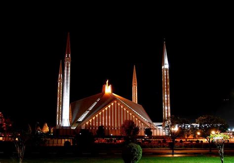 Faisal Masjid ! The Master Piece of Architecture - Charismatic Planet